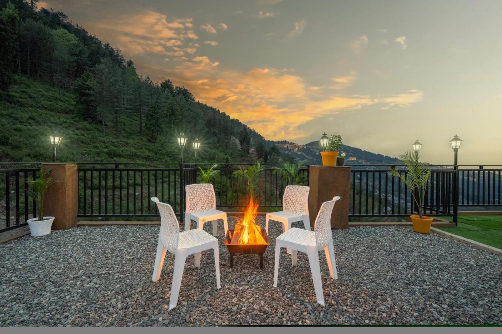 The Nature Dreams I Vacations I Conference I Mice I Family Events I Open Air Terrace I Sky Bonfire I Kufri By Exotic Stays Shimla Bagian luar foto